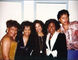 The Emotions & Luisa & Larry Dunn (Before A Gig)